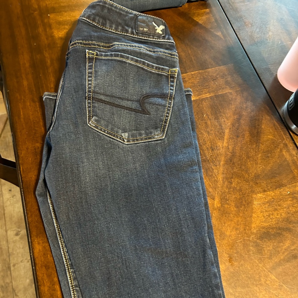 3 pair of American eagle jeans